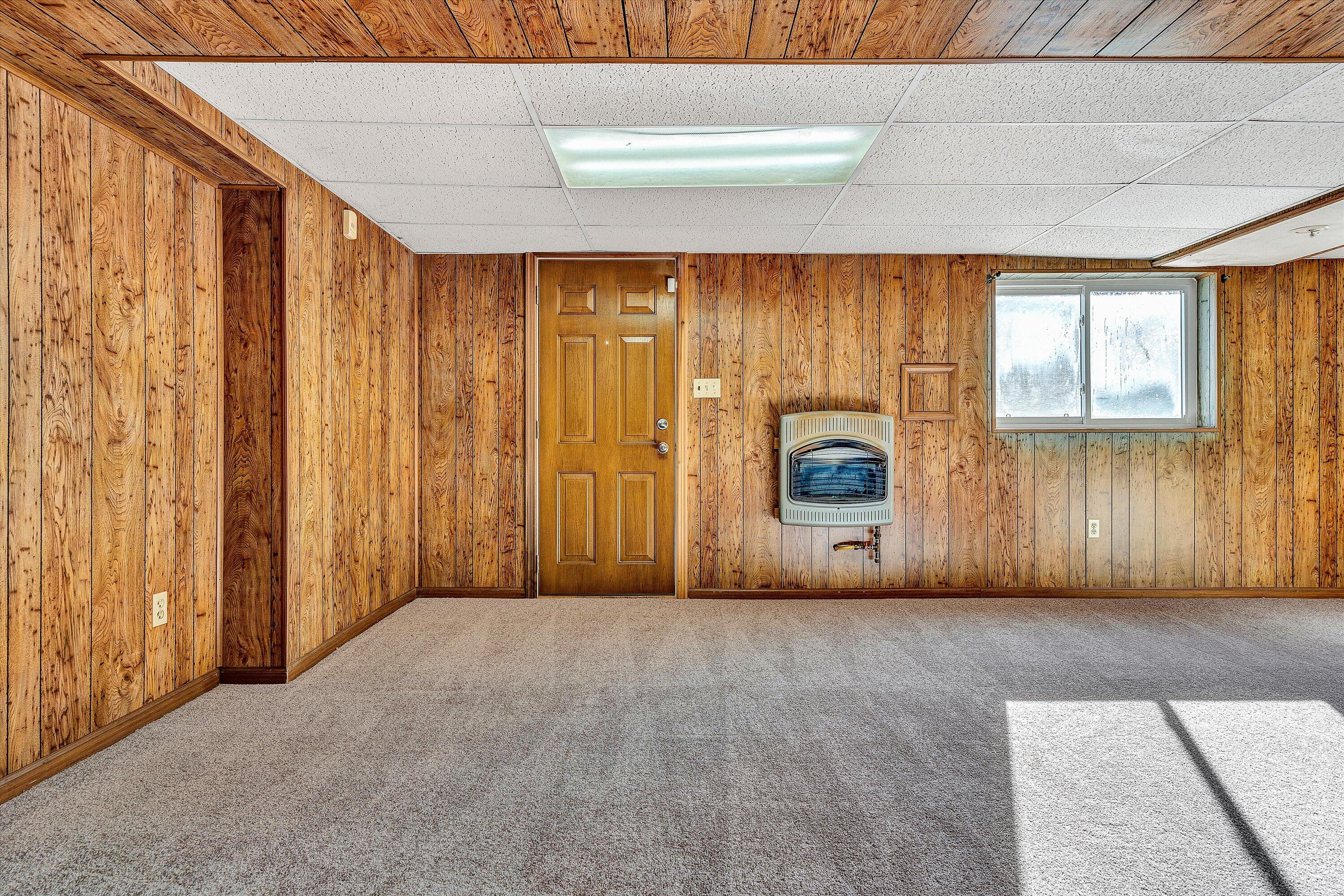 4472 Stonewall Road Northwest Roanoke, VA 24017 - Photo 22 of 37 Family Rm - Lower