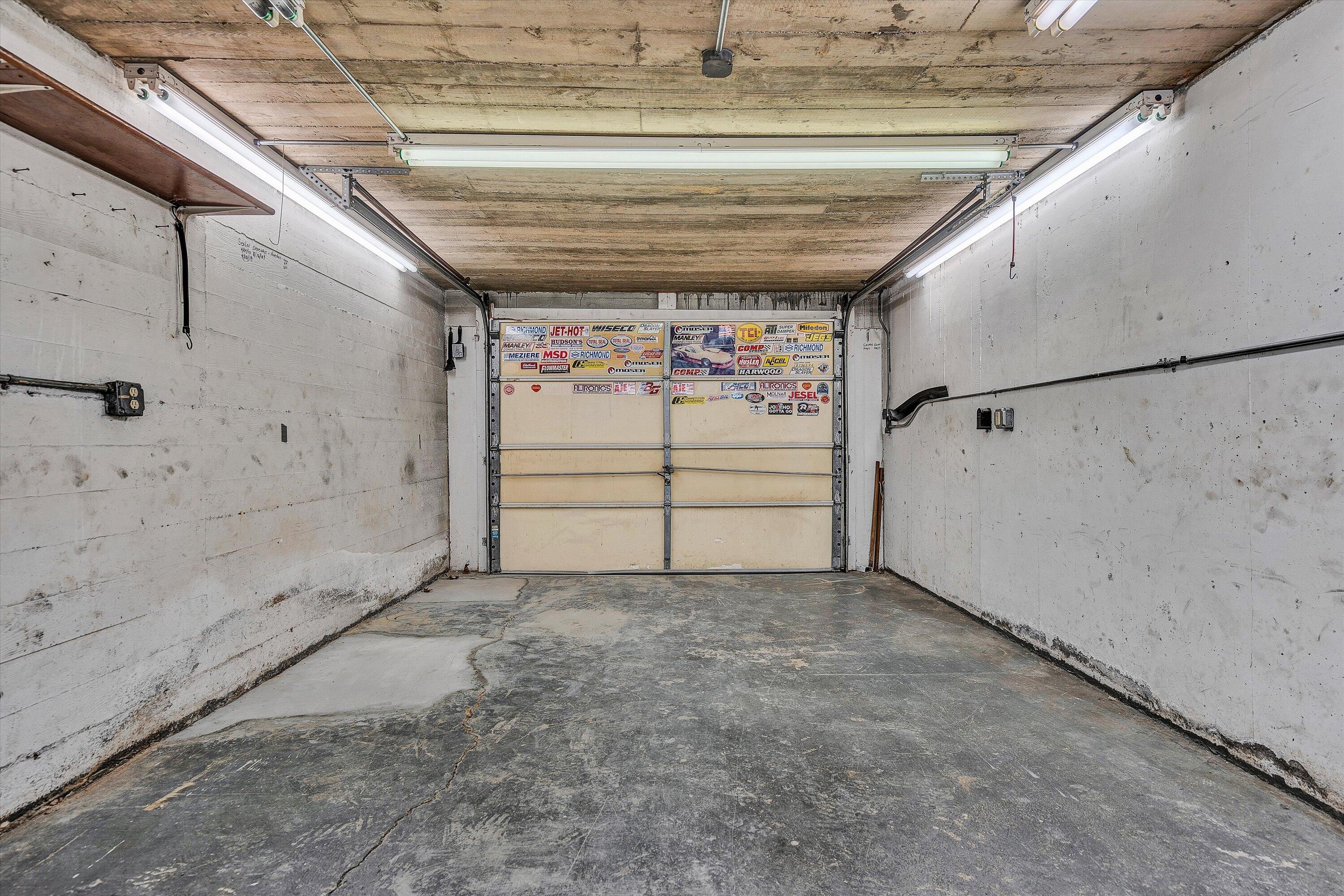 4472 Stonewall Road Northwest Roanoke, VA 24017 - Photo 23 of 37 Garage - Lower