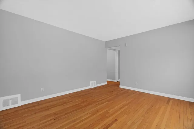 $2,100 | 106 164th Street, Calumet City, IL 60409