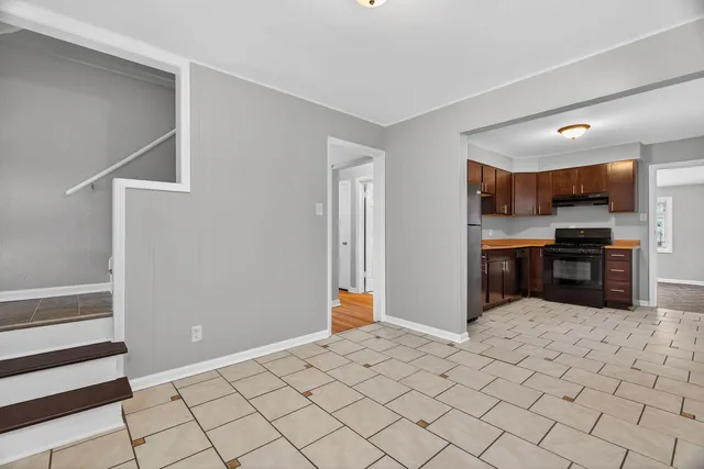 $2,100 | 106 164th Street, Calumet City, IL 60409