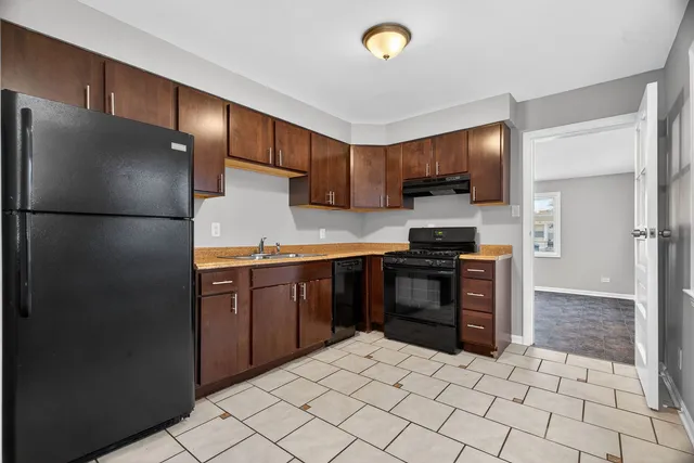 $2,100 | 106 164th Street, Calumet City, IL 60409