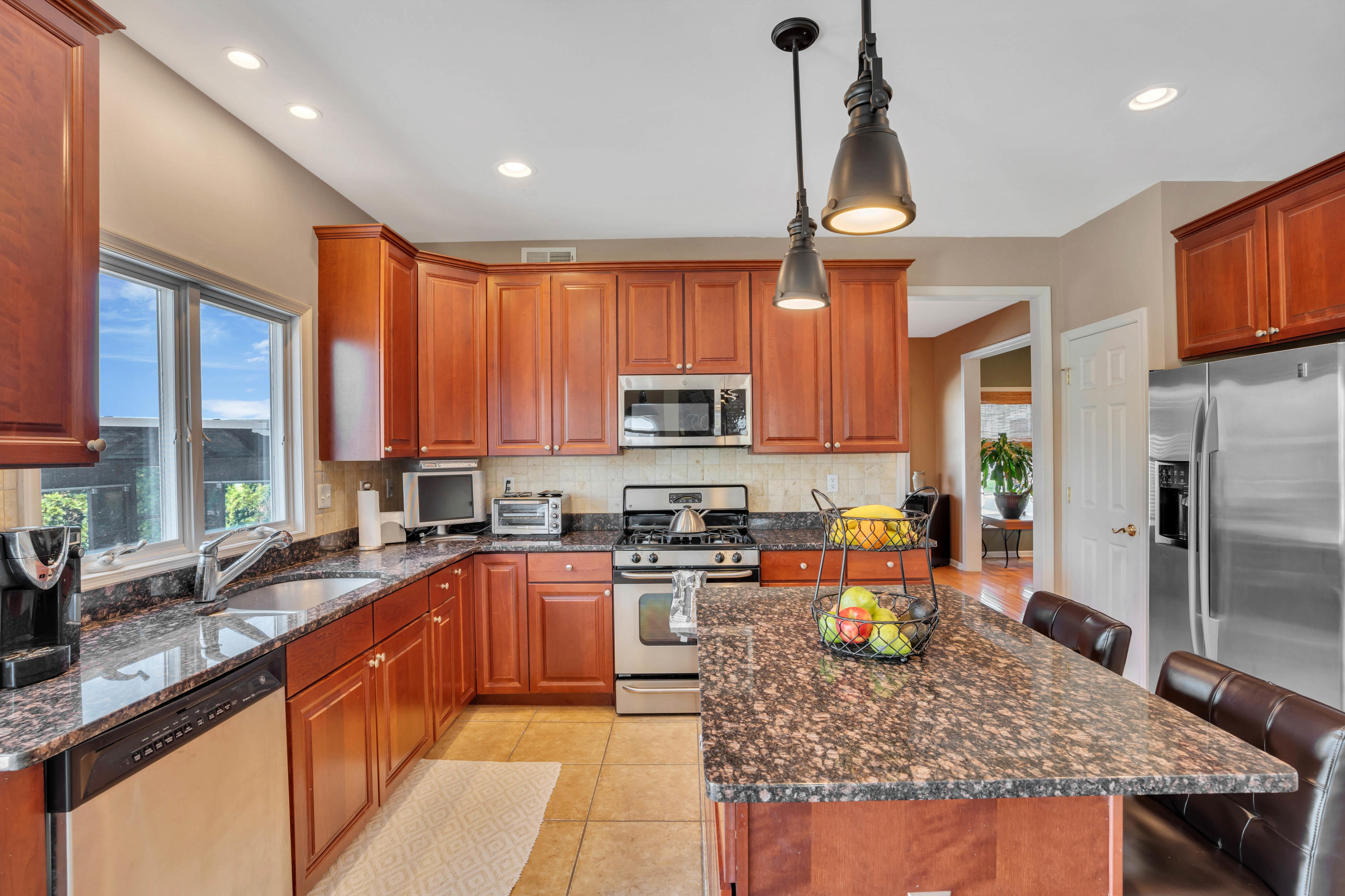 27 Bloomfield Road Manalapan, NJ 07726 - Photo 13 of 50 022_dsc06149