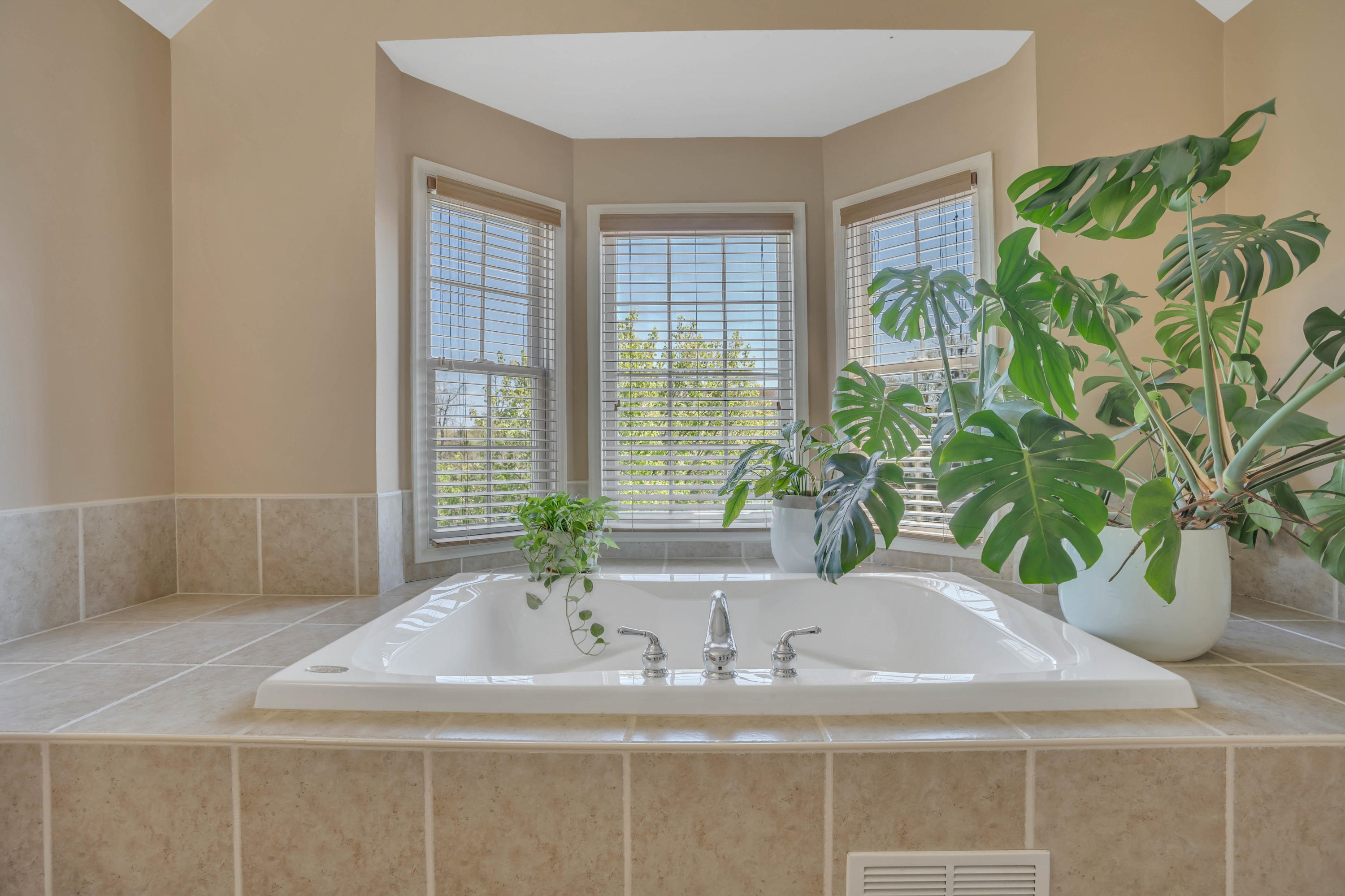 27 Bloomfield Road Manalapan, NJ 07726 - Photo 25 of 50 035_dsc06214