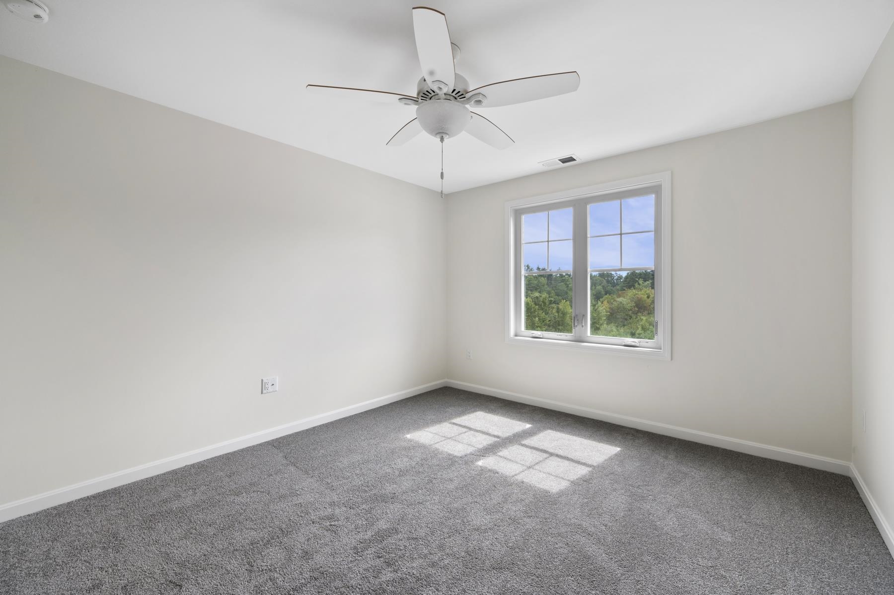 35 Crestview Way Raymond, NH 03077 - Photo 15 of 28