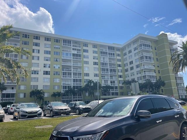 4400 Hillcrest Drive, Unit 701B Hollywood, FL 33021 - Photo 2 of 20 a view of parking area