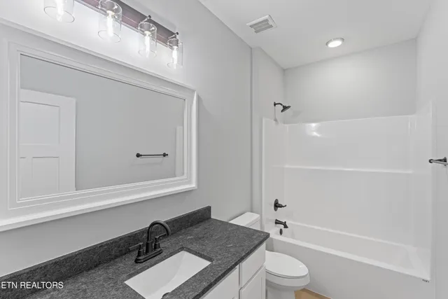 $734,900 | 826 Sophie Drive, Greenback, TN 37742