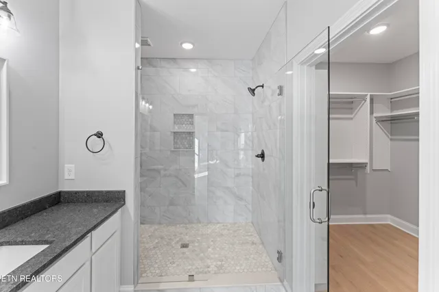 $734,900 | 826 Sophie Drive, Greenback, TN 37742