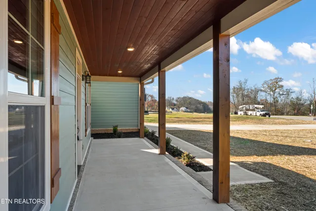 $734,900 | 826 Sophie Drive, Greenback, TN 37742