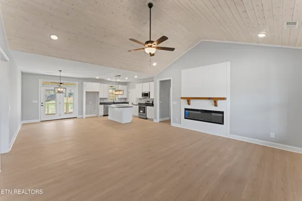 $716,400 | 826 Sophie Drive, Greenback, TN 37742