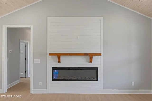 $734,900 | 826 Sophie Drive, Greenback, TN 37742