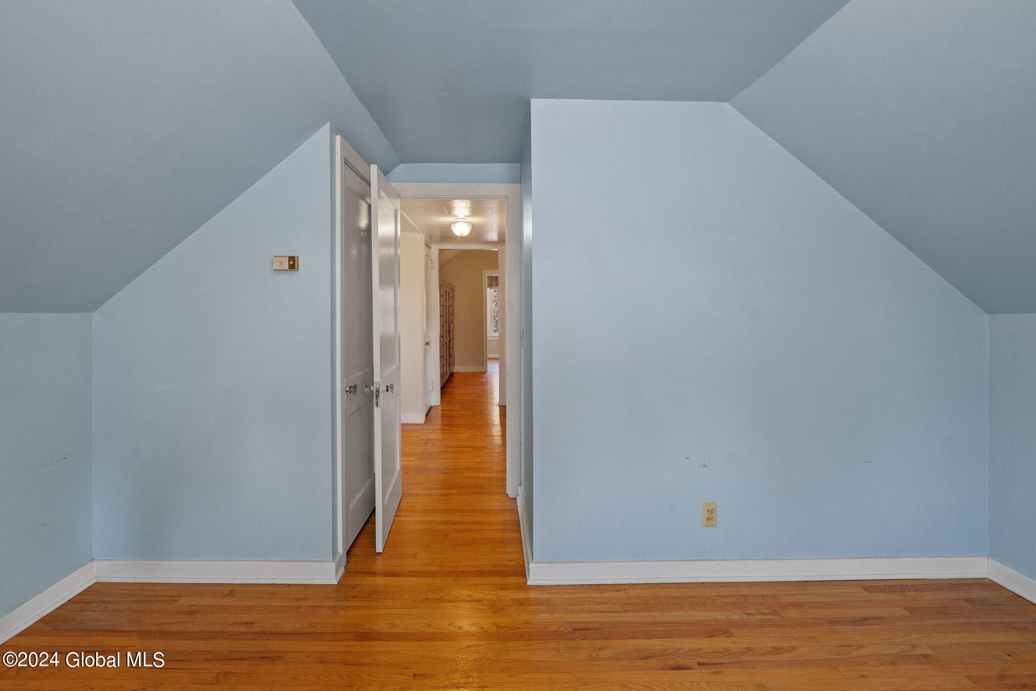 53 New Shaker Road Colonie, NY 12205 - Photo 30 of 38 Bed 3 upper