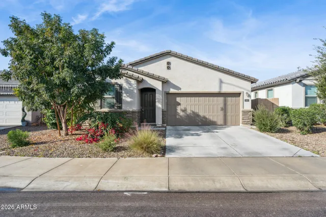 $2,600 | 1924 South 82nd Circle, Mesa, AZ 85209