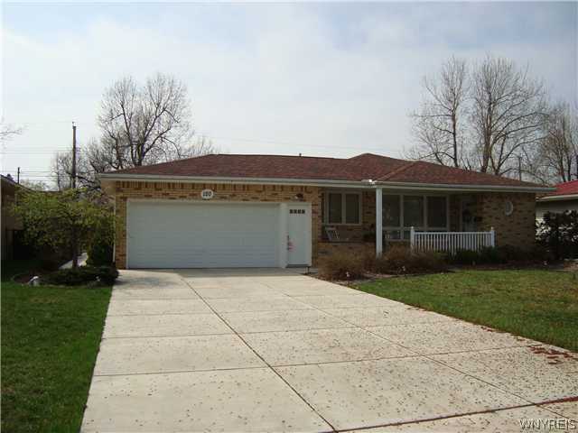 120 Briarhurst Road Amherst, NY 14221 - Photo 1 of 1 Exterior Front