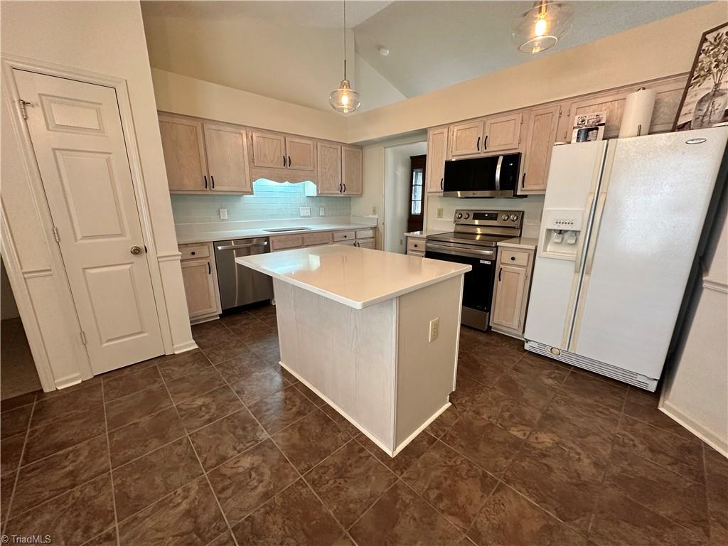 3973 Cobblestone Bend Drive High Point, NC 27265 - Photo 5 of 28 New Quartz Counters