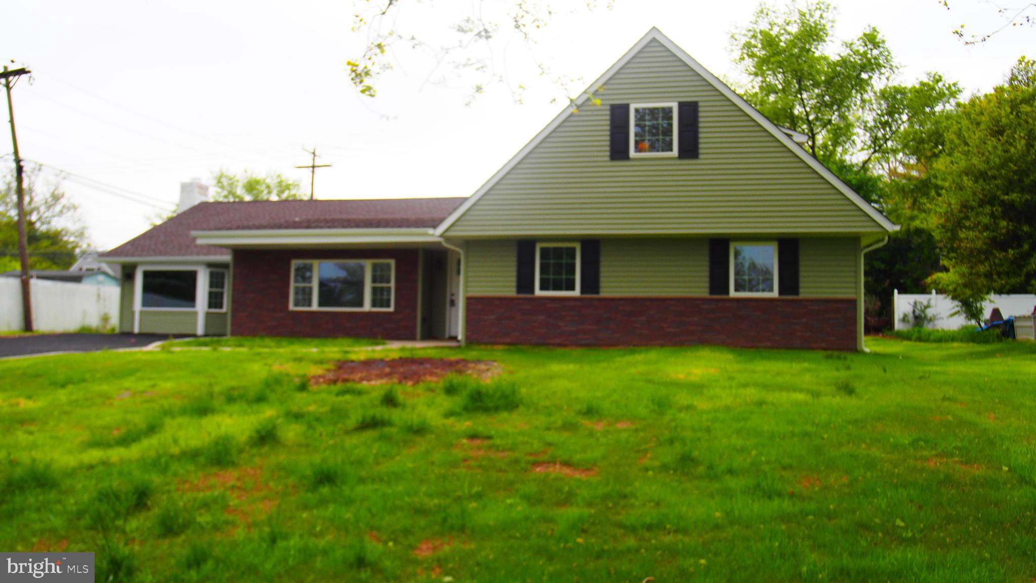 7 Smoketree Road Levittown, PA 19056 - Photo 1 of 35 Gallery Image 1