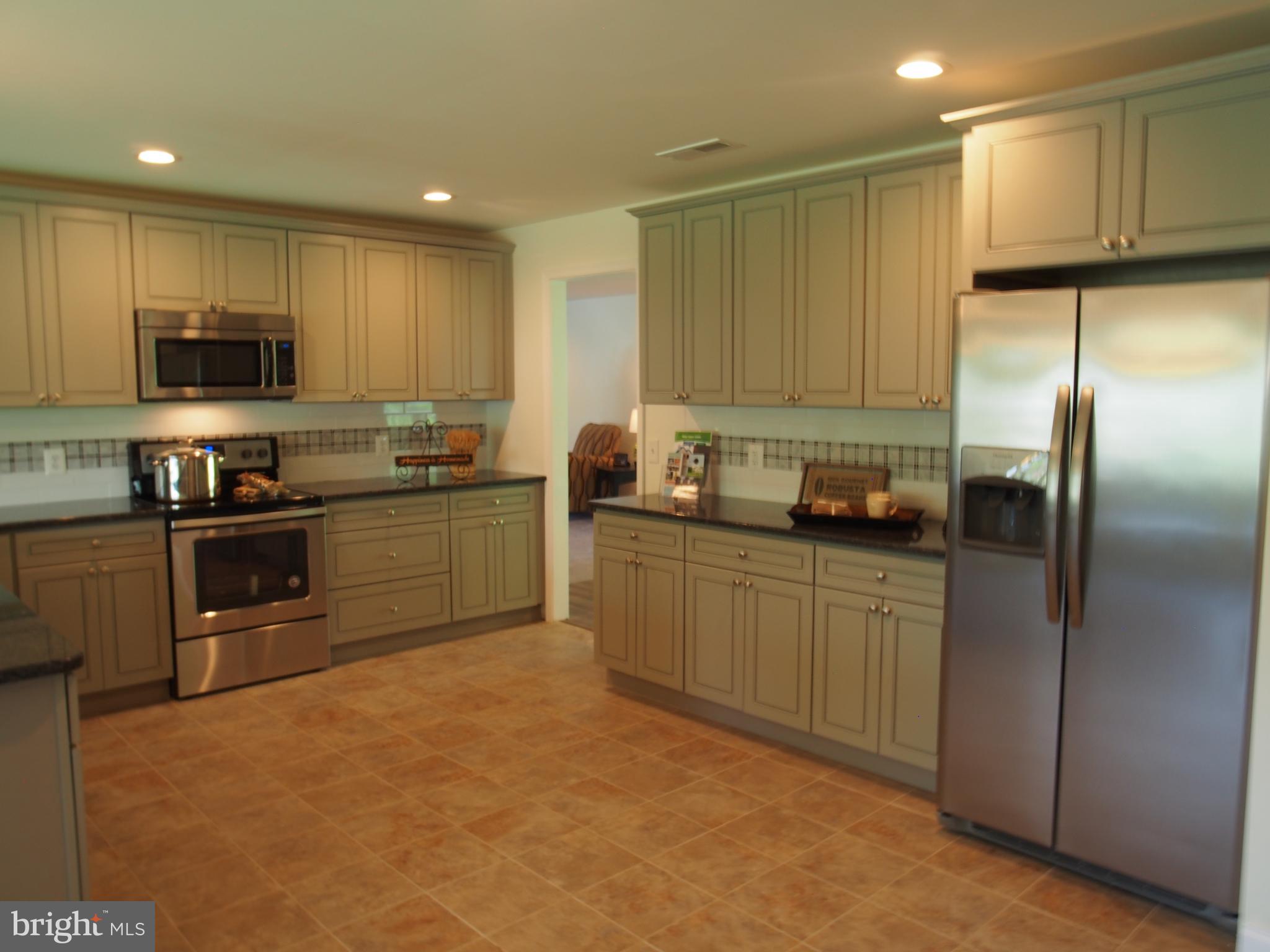 7 Smoketree Road Levittown, PA 19056 - Photo 3 of 35 Gallery Image 3