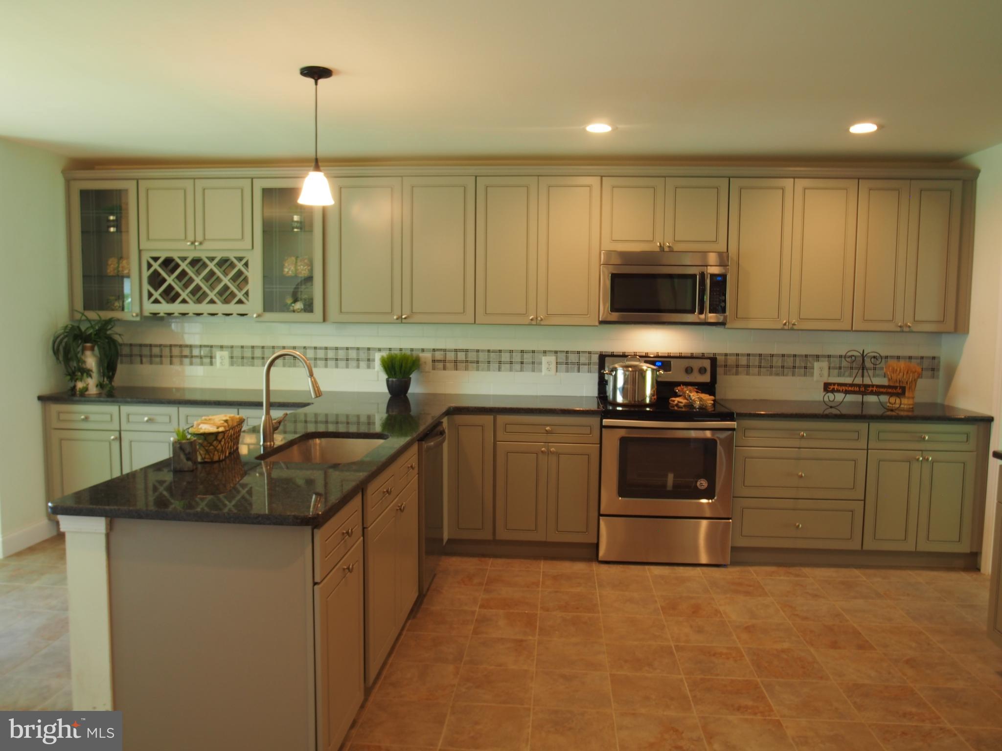 7 Smoketree Road Levittown, PA 19056 - Photo 5 of 35 Gallery Image 5