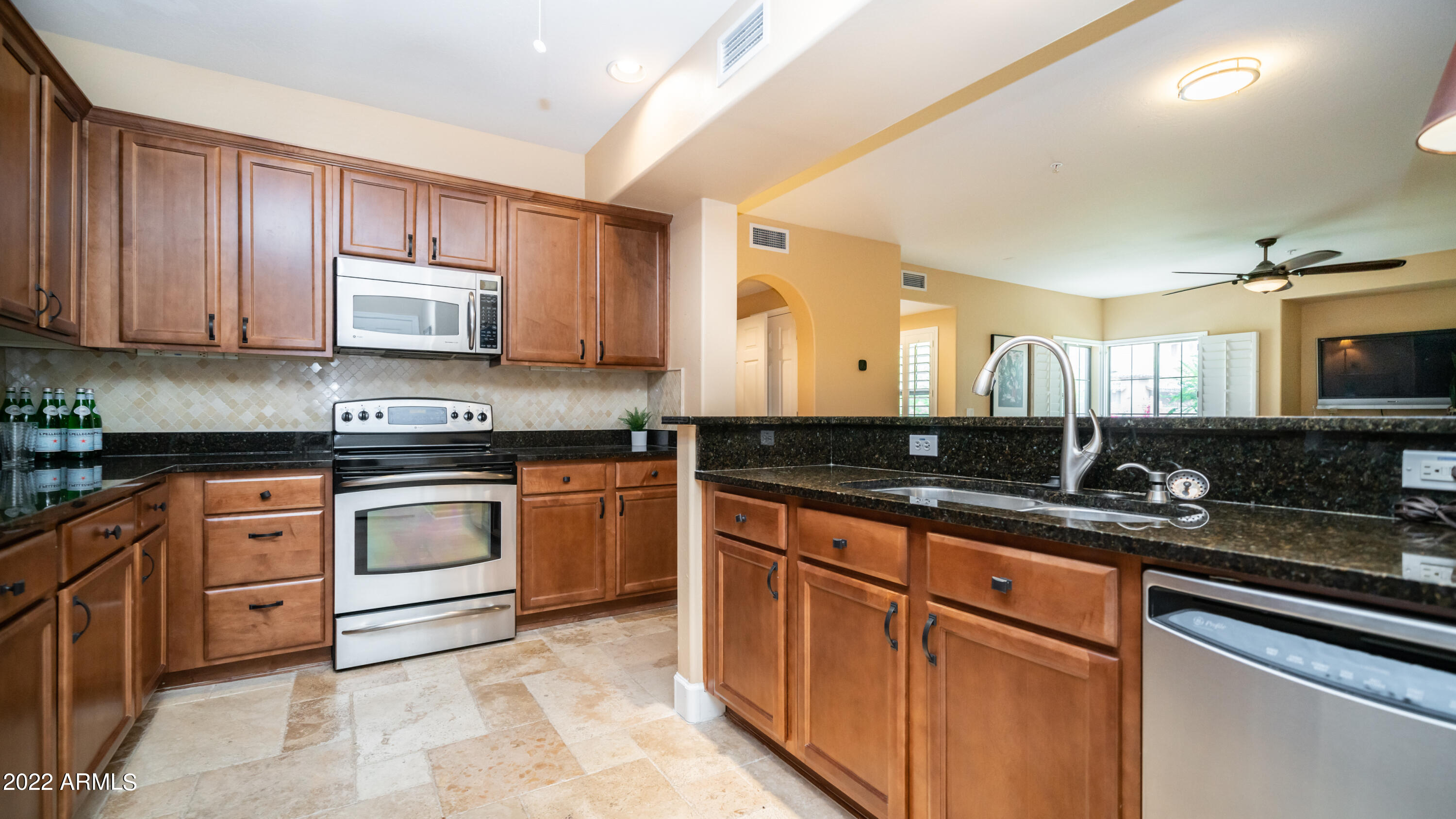3935 East Rough Rider Road, Unit 1159 Phoenix, AZ 85050 - Photo 17 of 37 3935 E Rough Rider Unit 1159-20