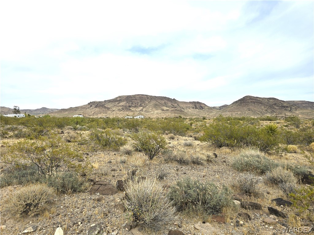 Beautiful lot with panoramic mountain and valley views.