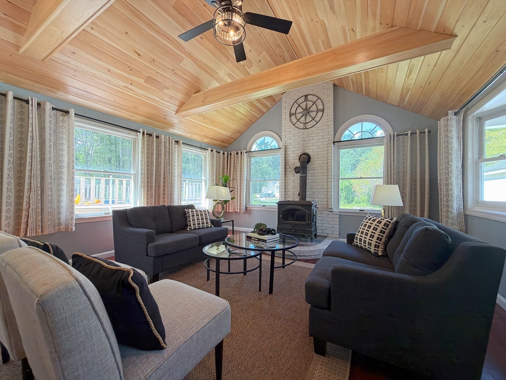 476 Pelham Road Dracut, MA 01826 - Photo 1 of 26 Gallery Image 1