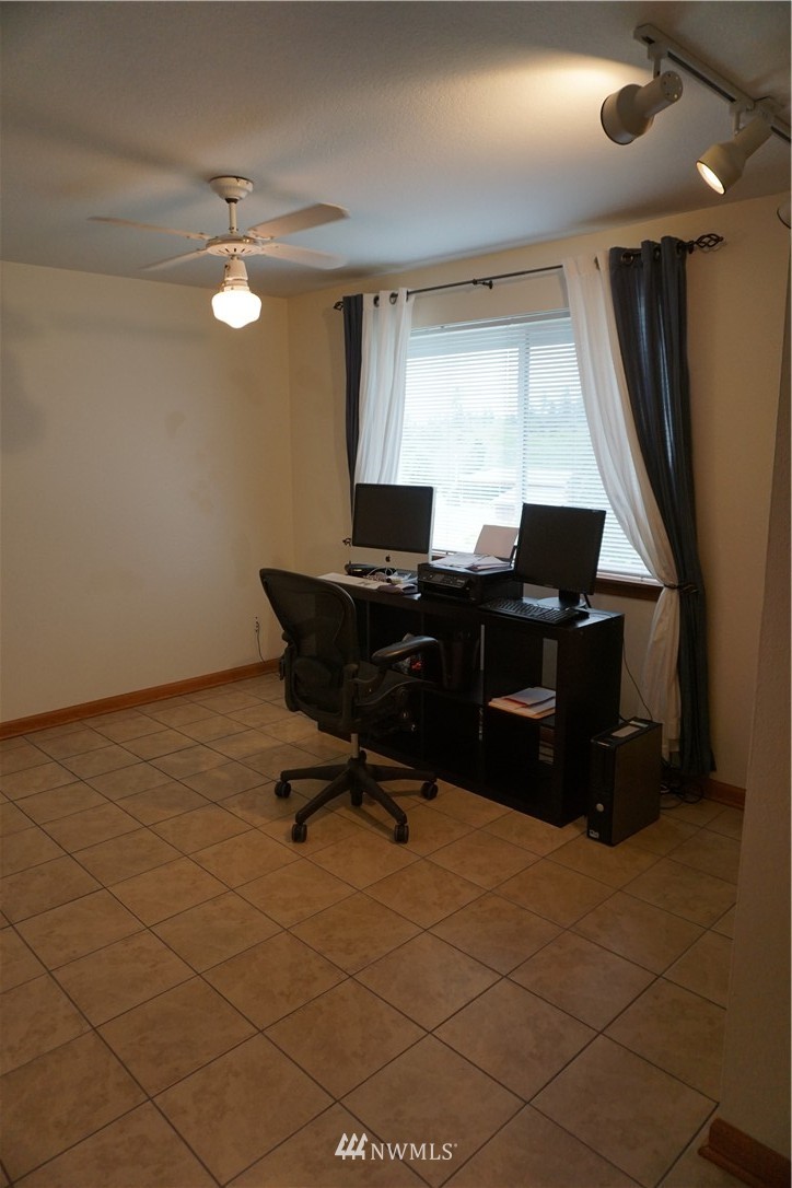 17813 Butler Road Snohomish, WA 98290 - Photo 9 of 23 a view of workspace with windows