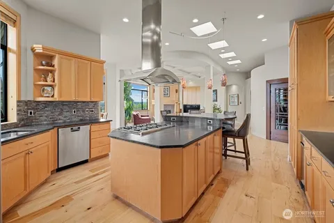 $3,110,000 | 7619 115th Place Northeast, Kirkland, WA 98033