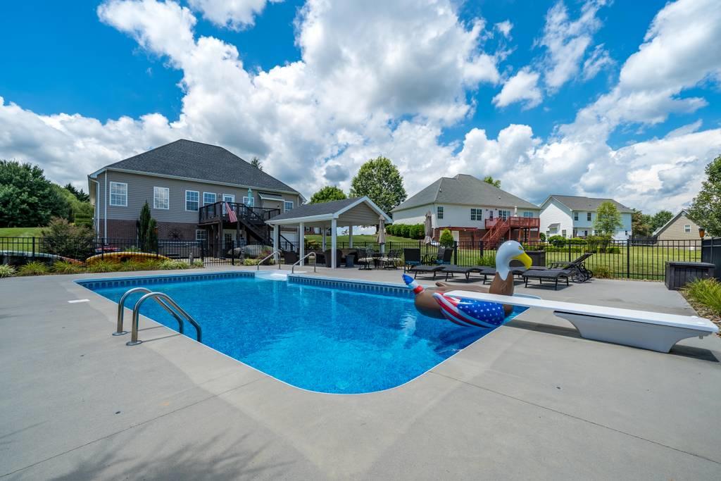 131 Ridgeview Meadows Drive Gray, TN 37615 - Photo 37 of 79 131 Ridgeview Meadows Drive (54 of 118)