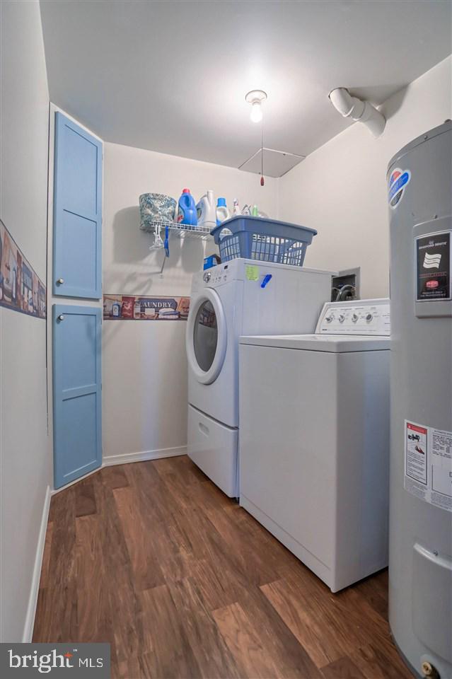 1409 Wogan Road York, PA 17404 - Photo 34 of 36 a utility room with dryer and washer