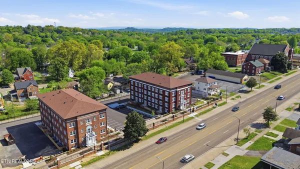 $270,000 | 2724 East Magnolia Avenue, Unit 401, Knoxville, TN 37914