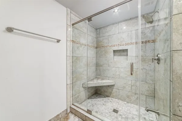 $2,100 | 5012 Irvington Boulevard, Houston, TX 77009