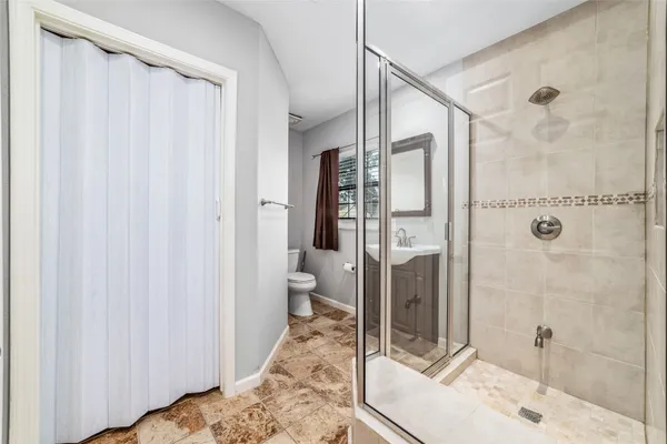 $2,100 | 5012 Irvington Boulevard, Houston, TX 77009