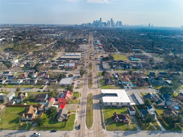 $2,100 | 5012 Irvington Boulevard, Houston, TX 77009