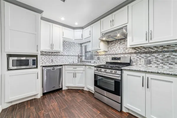 $2,100 | 5012 Irvington Boulevard, Houston, TX 77009