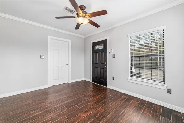 $2,100 | 5012 Irvington Boulevard, Houston, TX 77009