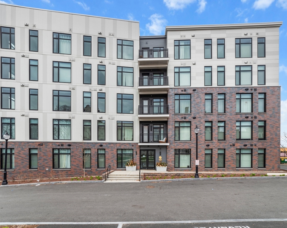 191 Washington Street, Unit 617 Boston, MA 02135 - Photo 2 of 41