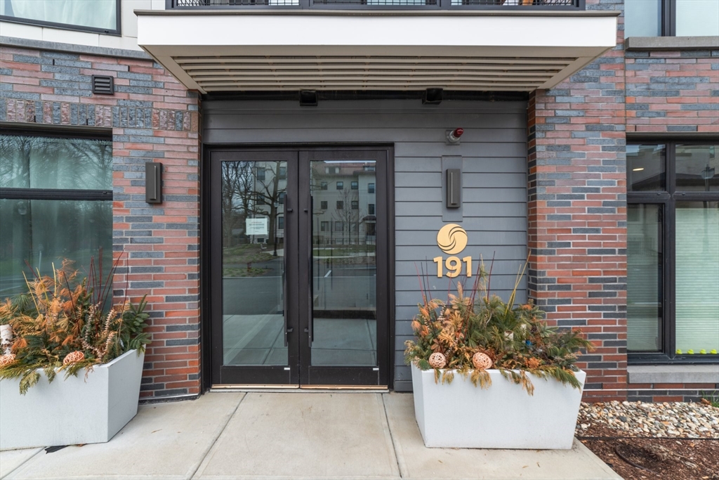 191 Washington Street, Unit 617 Boston, MA 02135 - Photo 3 of 41