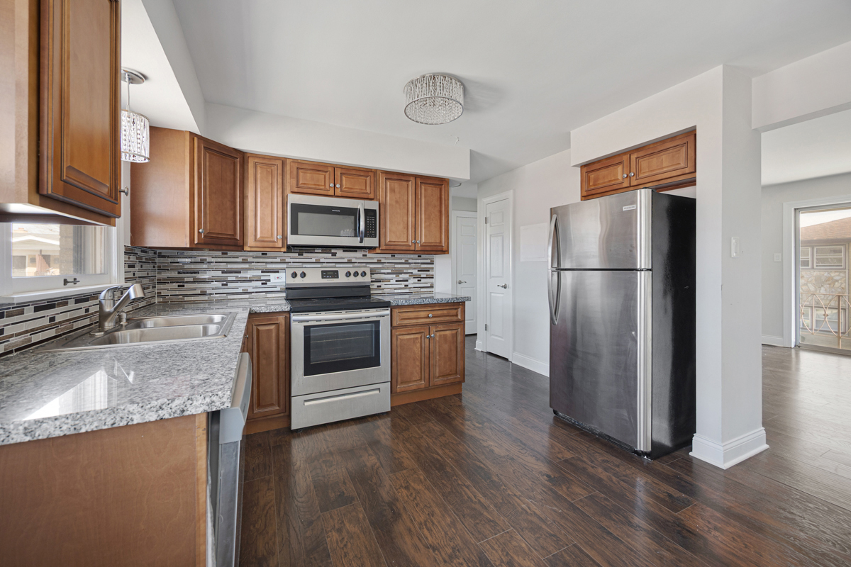 18318 Exchange Avenue, Unit 2F Lansing, IL 60438 - Photo 11 of 20