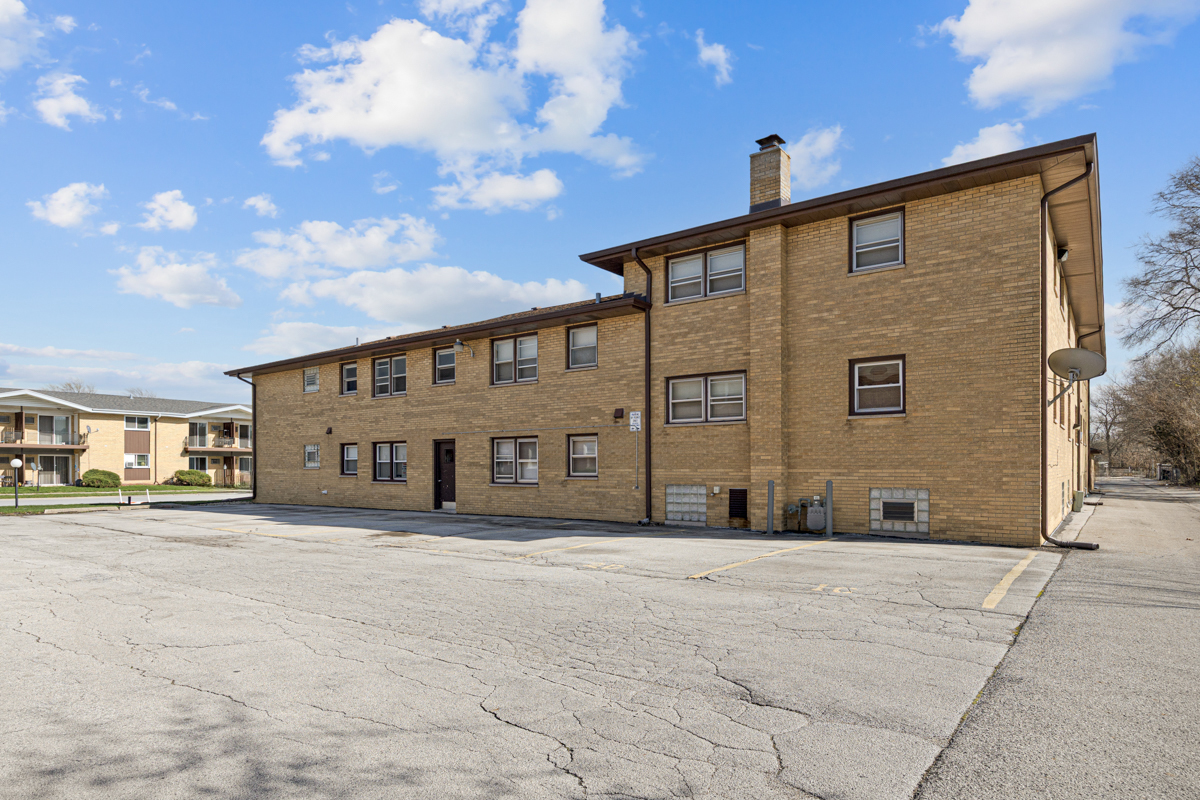 18318 Exchange Avenue, Unit 2F Lansing, IL 60438 - Photo 19 of 20