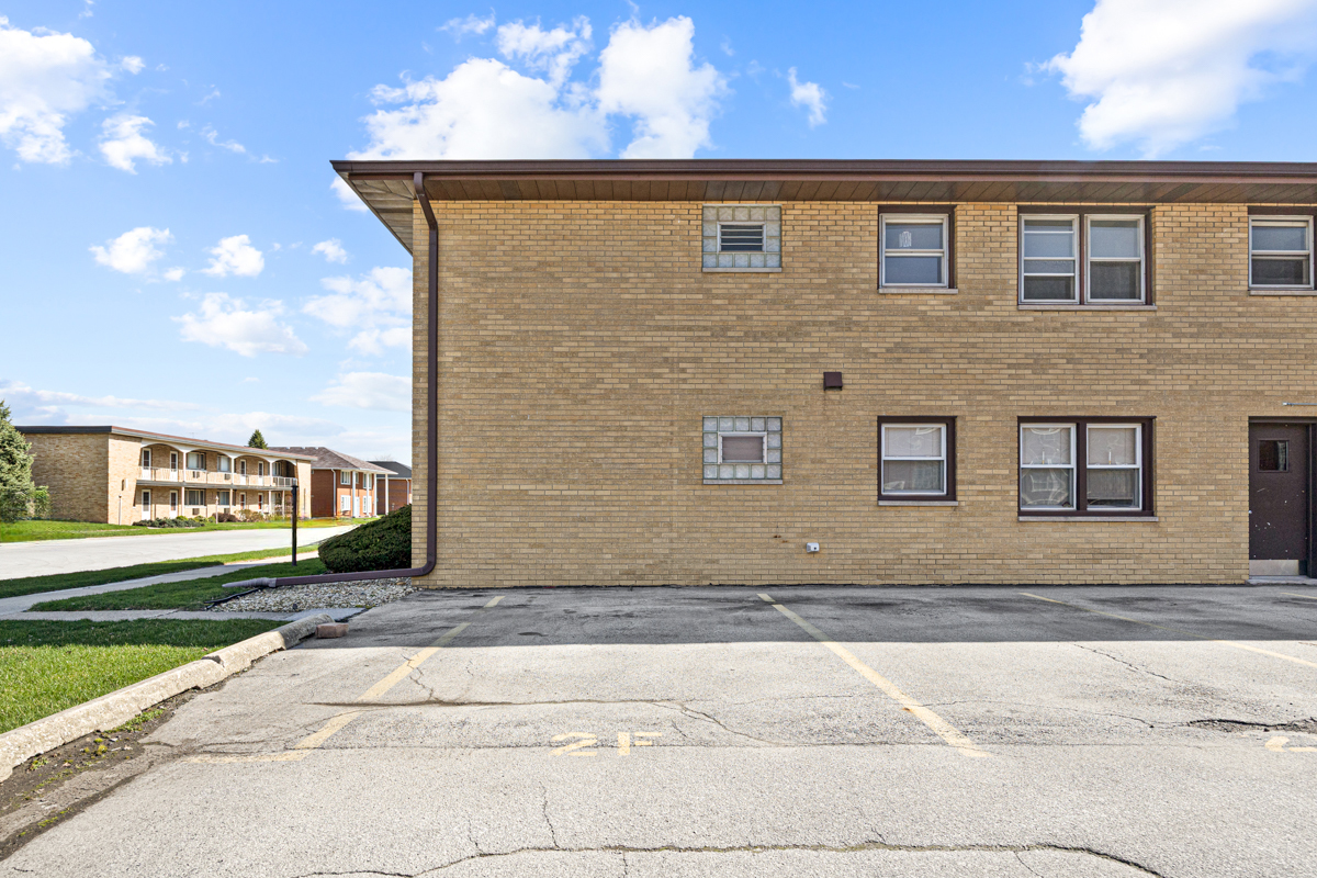 18318 Exchange Avenue, Unit 2F Lansing, IL 60438 - Photo 20 of 20