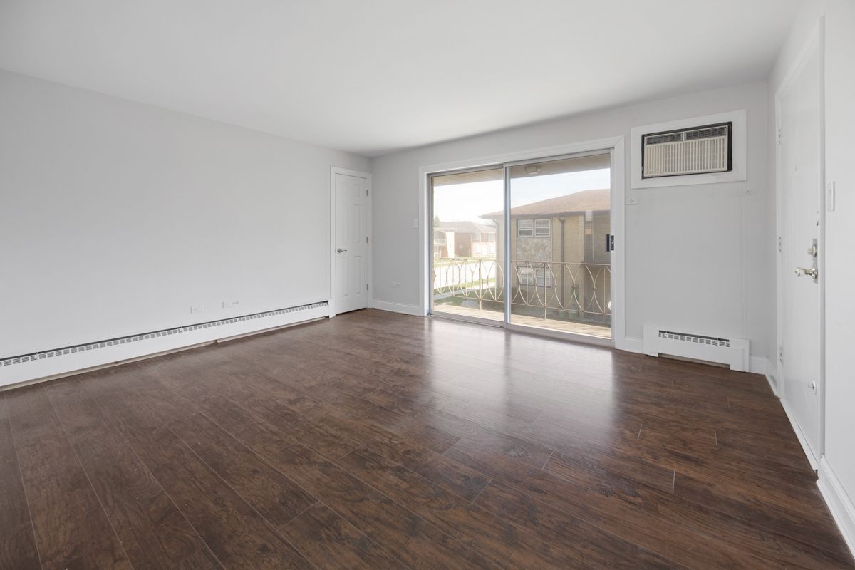 18318 Exchange Avenue, Unit 2F Lansing, IL 60438 - Photo 5 of 20