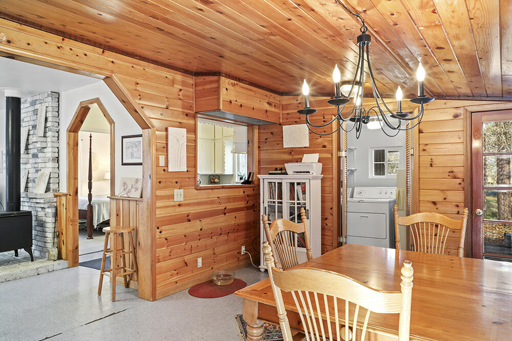 1775 East Fork Road Williams, OR 97544 - Photo 15 of 49 13