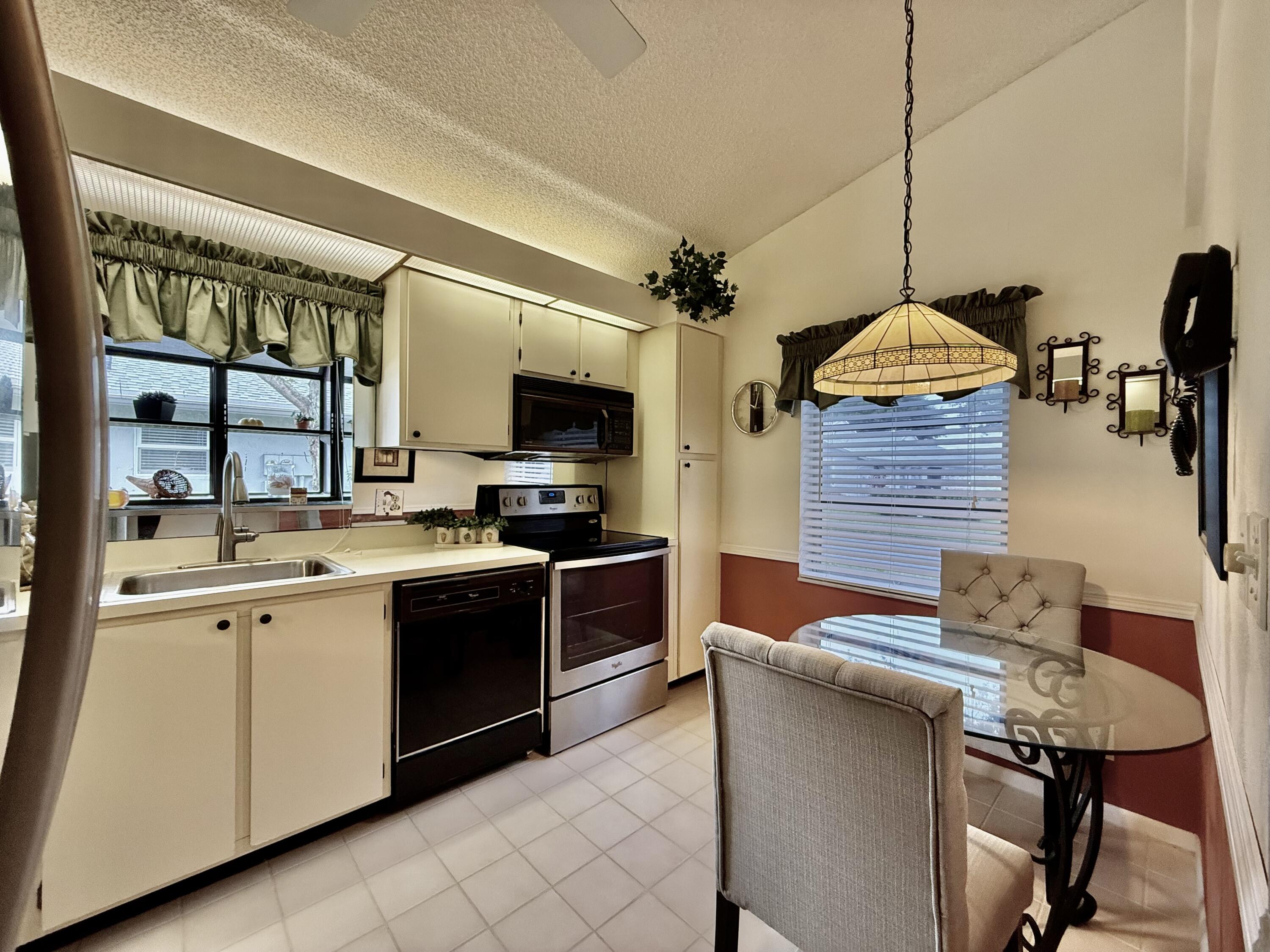 8620 Jasmine Way Boca Raton, FL 33496 - Photo 3 of 19 8620 Jasmine Way