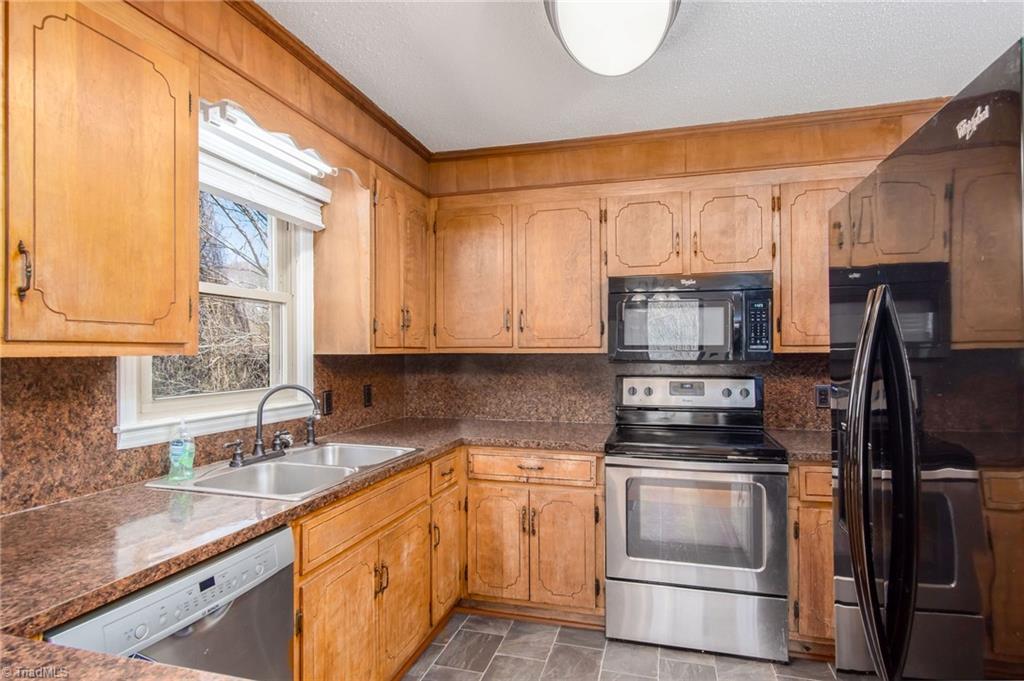 610 Cedarbrook Road Jonesville, NC 28642 - Photo 5 of 19 Gallery Image 5
