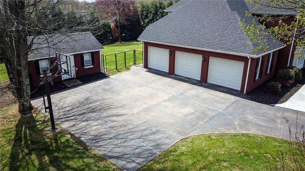 213 Seminole Trail Butler, PA 16001 - Photo 3 of 48