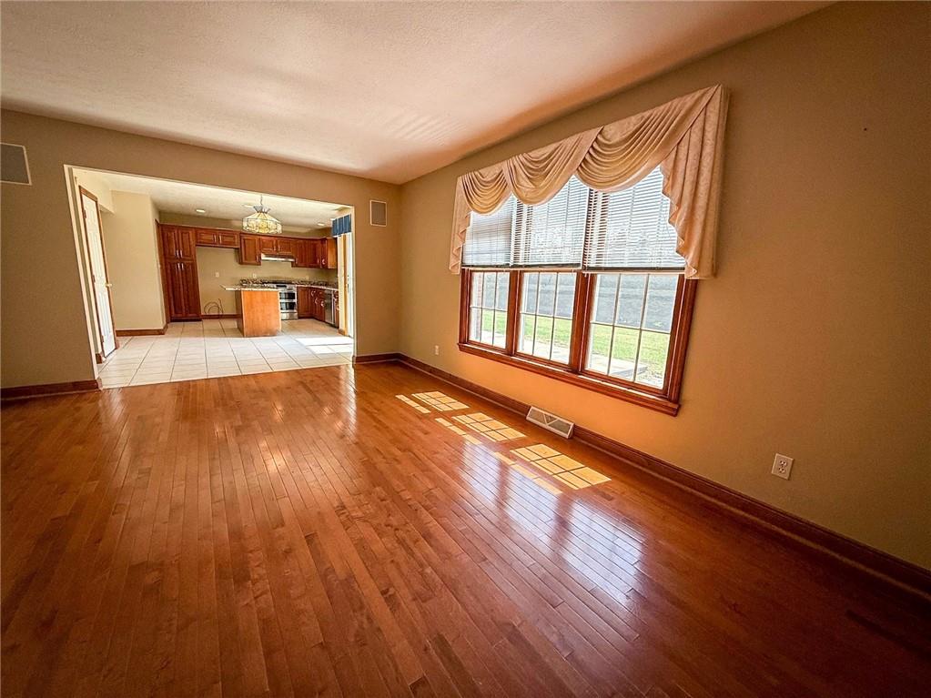213 Seminole Trail Butler, PA 16001 - Photo 6 of 48