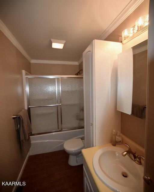 8405 Heiskell Road Powell, TN 37849 - Photo 6 of 12 Hall Bathroom