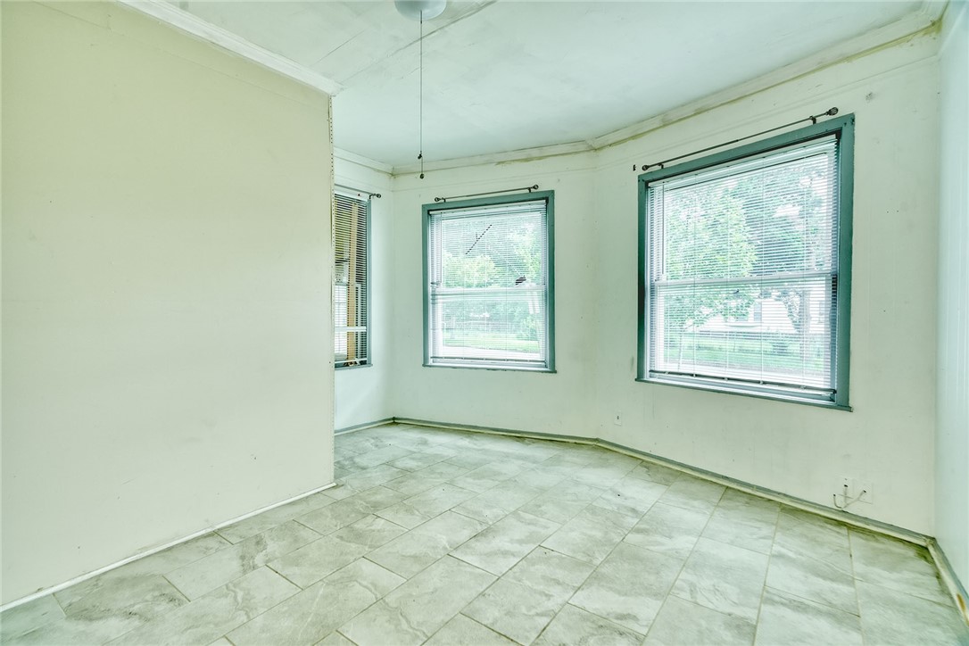 498 Emerson Street Rochester, NY 14613 - Photo 7 of 39