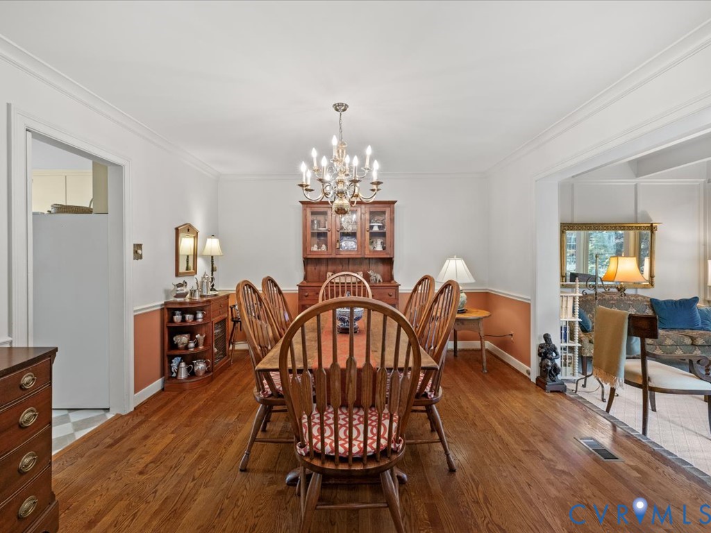 6161 River Road, Unit 36 Richmond, VA 23226 - Photo 11 of 37 Dining room with chandelier, chair rail