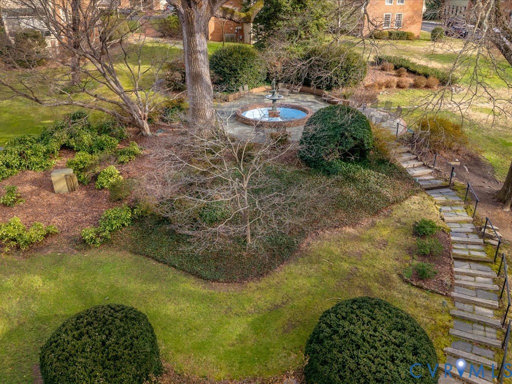 6161 River Road, Unit 36 Richmond, VA 23226 - Photo 30 of 37 Common space in center of neighborhood