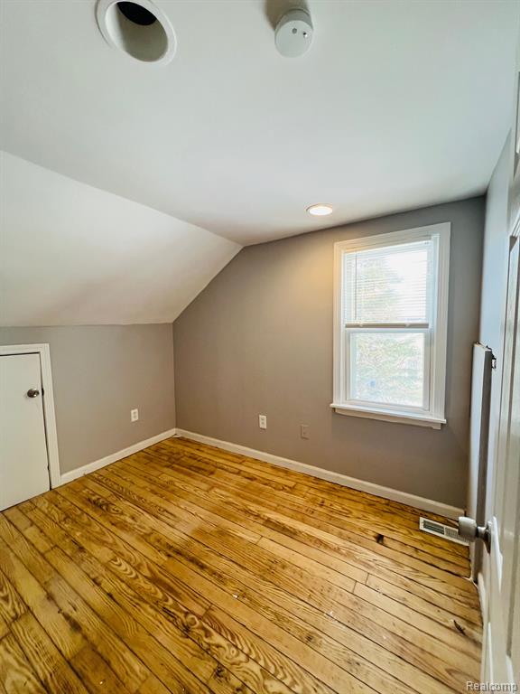 8292 Rivard Avenue Warren, MI 48089 - Photo 17 of 34
